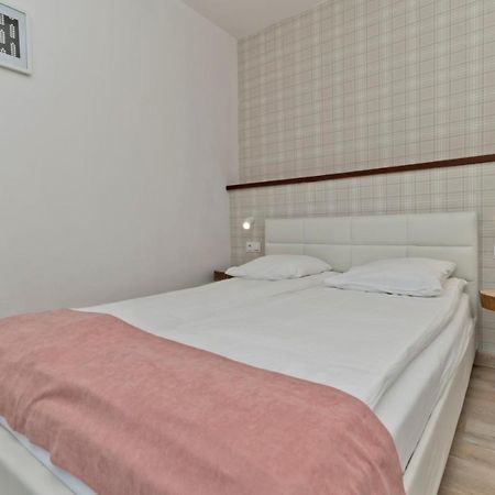 Pokoje Goscinne Matiz Karwia Εξωτερικό φωτογραφία